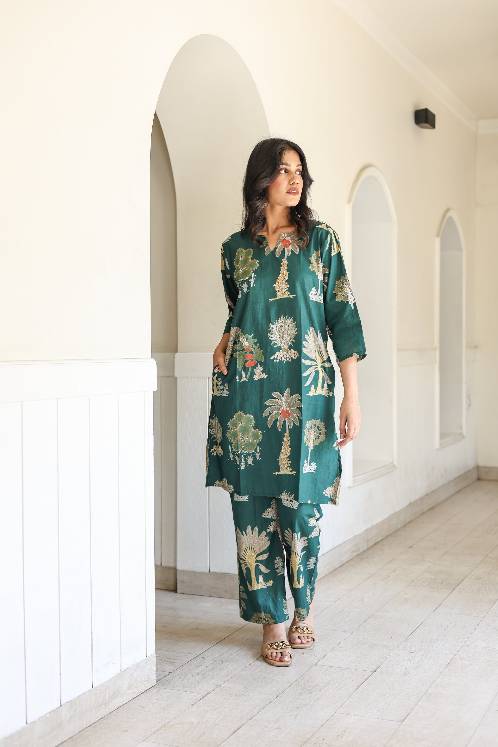 BOTTLE GREEN TROPICAL TWIN SET