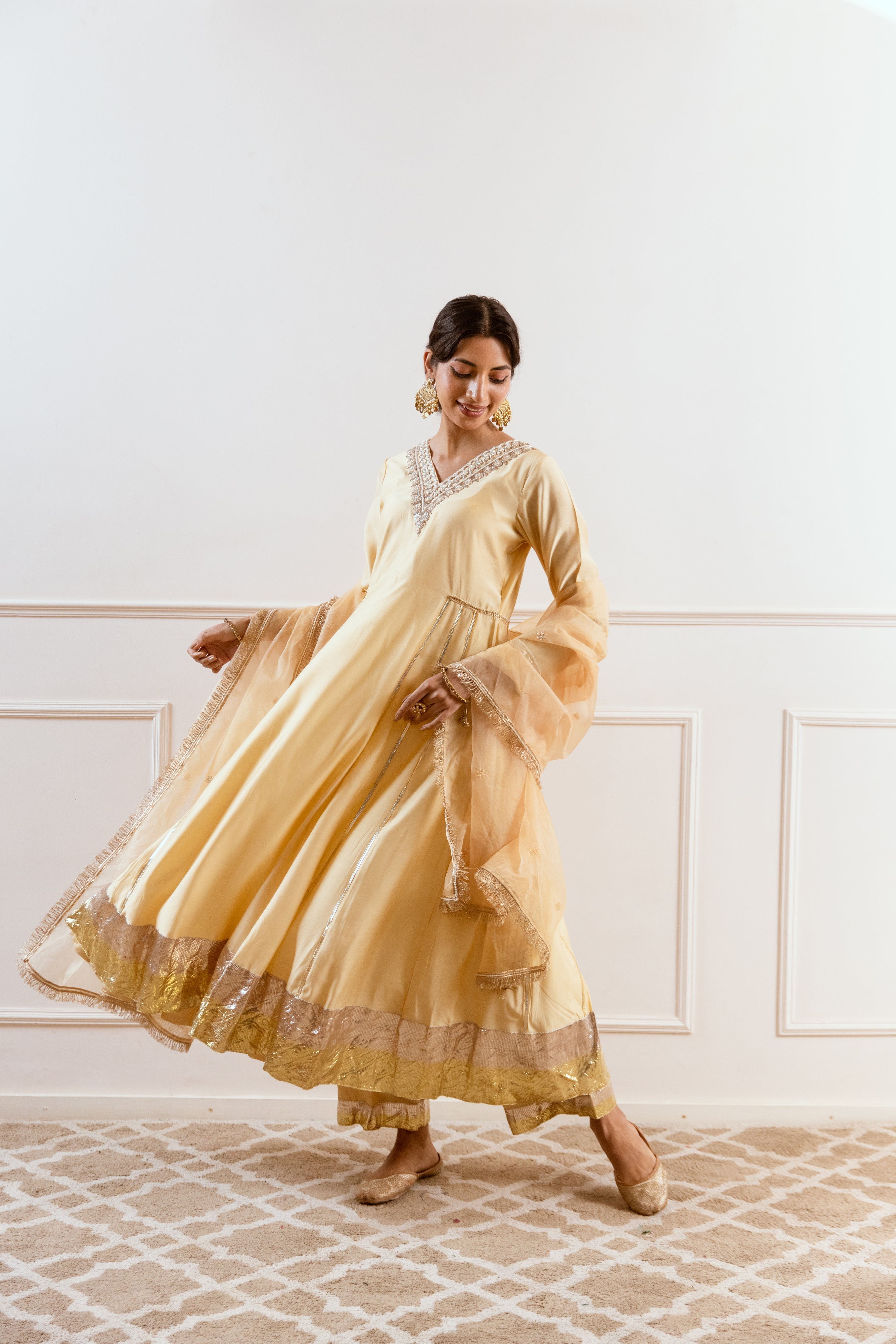 Salma Sitara Golden Bhopali set