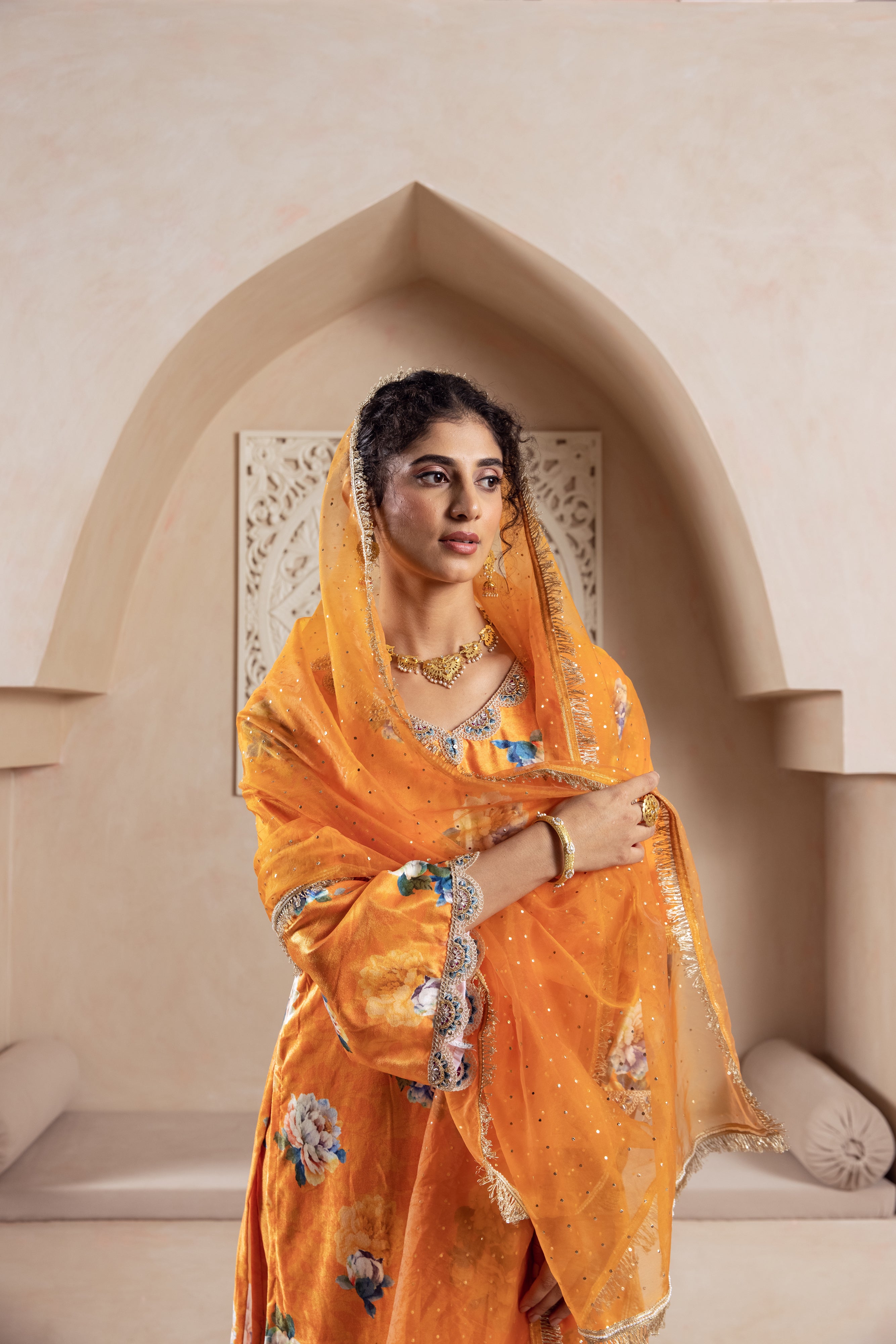 FIRGUN ORANGE FLORAL VELVET SET