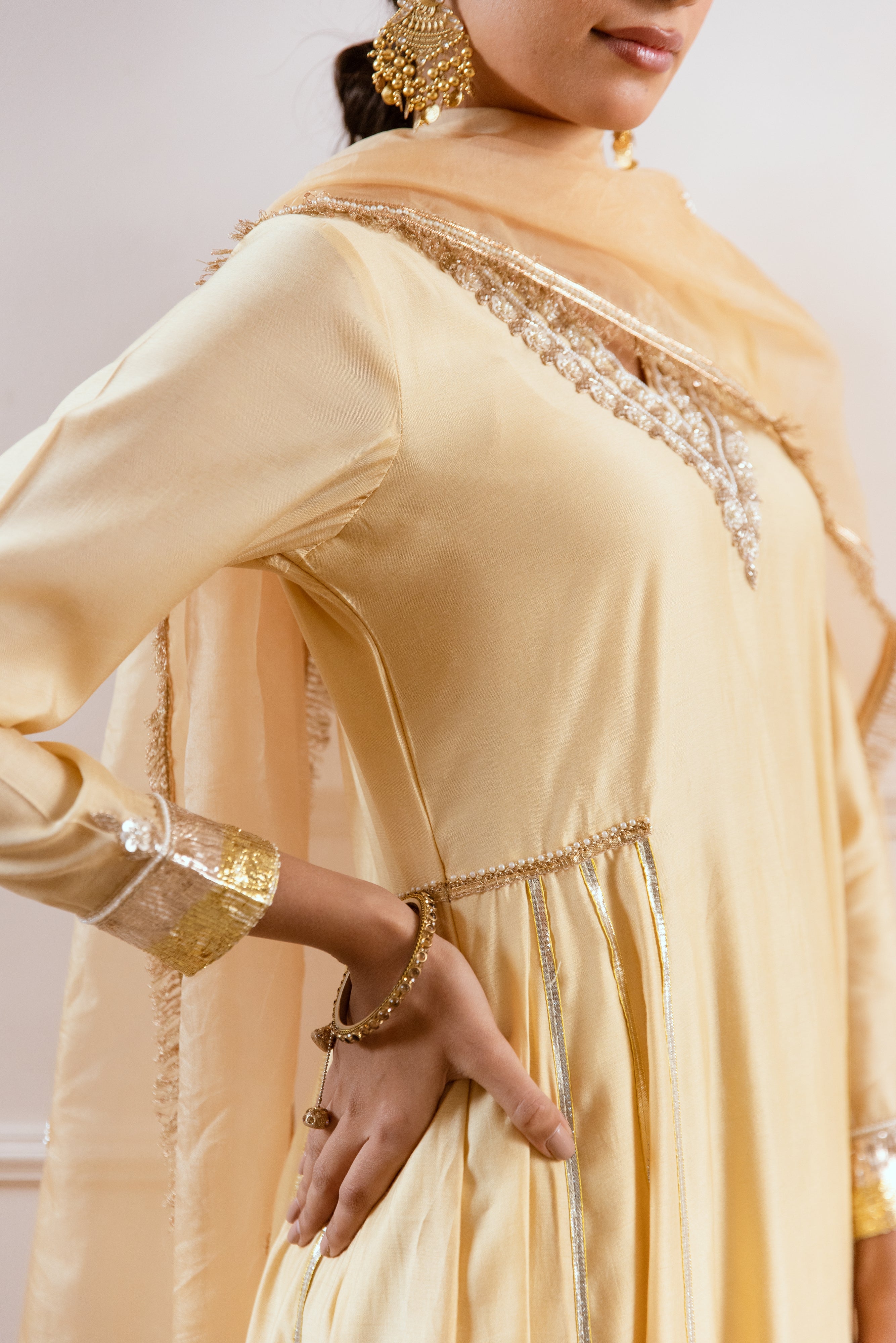 Salma Sitara Golden Bhopali set