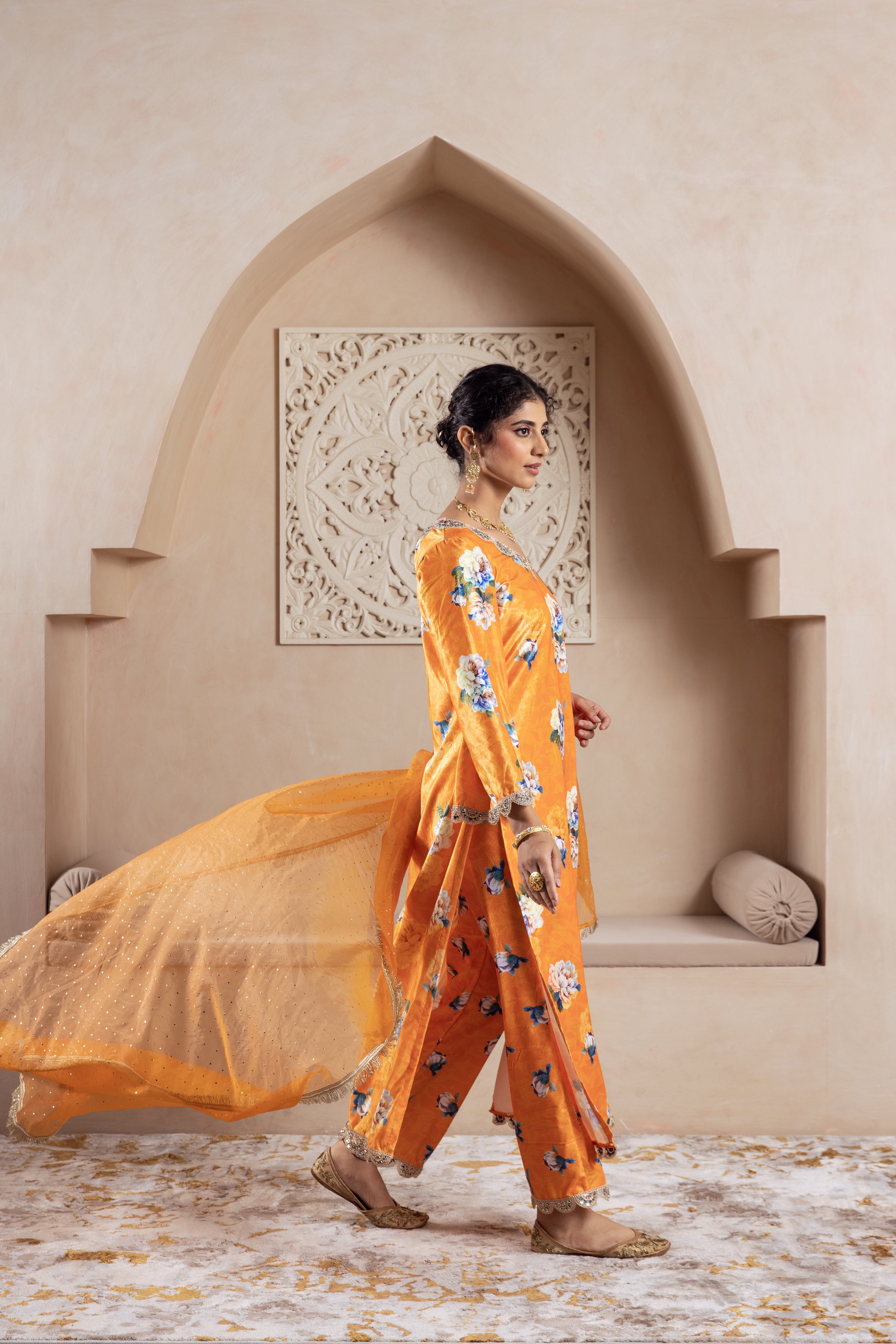 FIRGUN ORANGE FLORAL VELVET SET