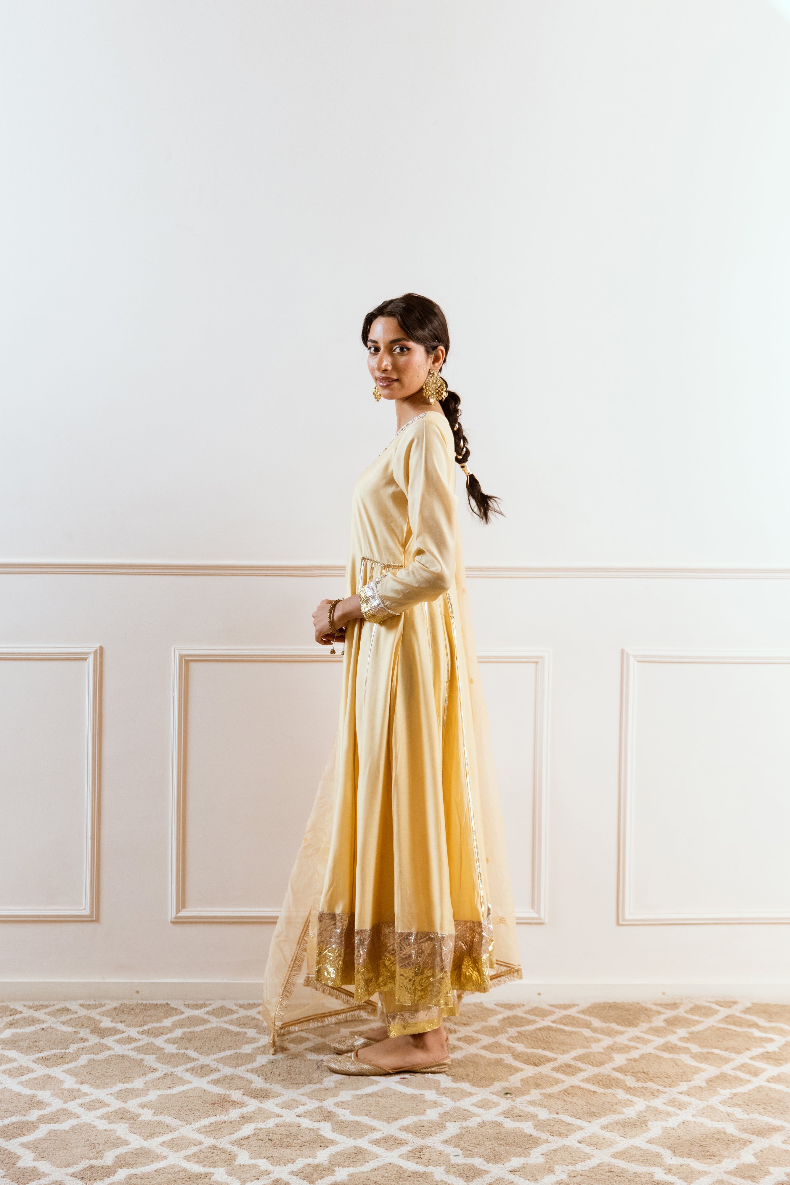 Salma Sitara Golden Bhopali set