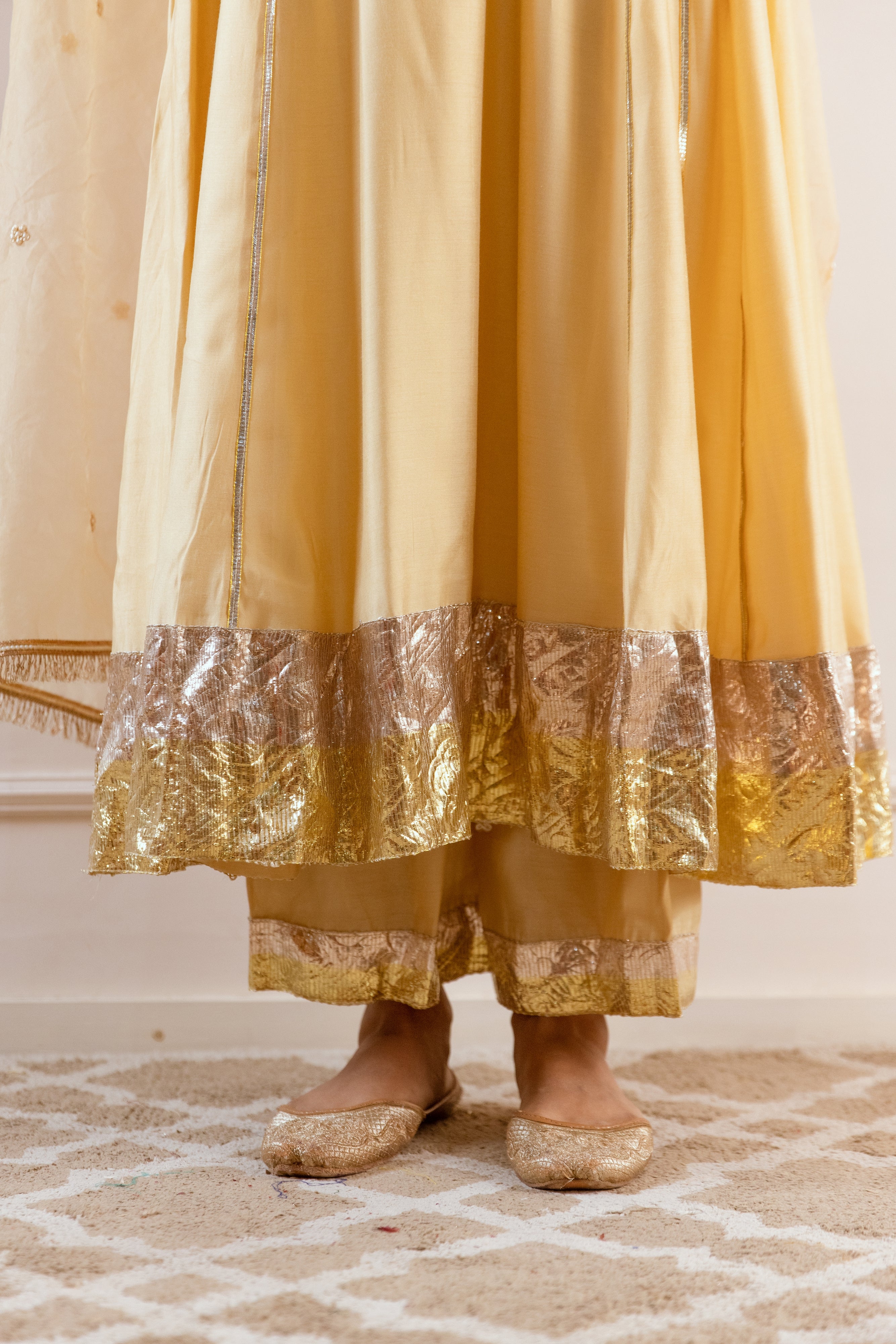 Salma Sitara Golden Bhopali set