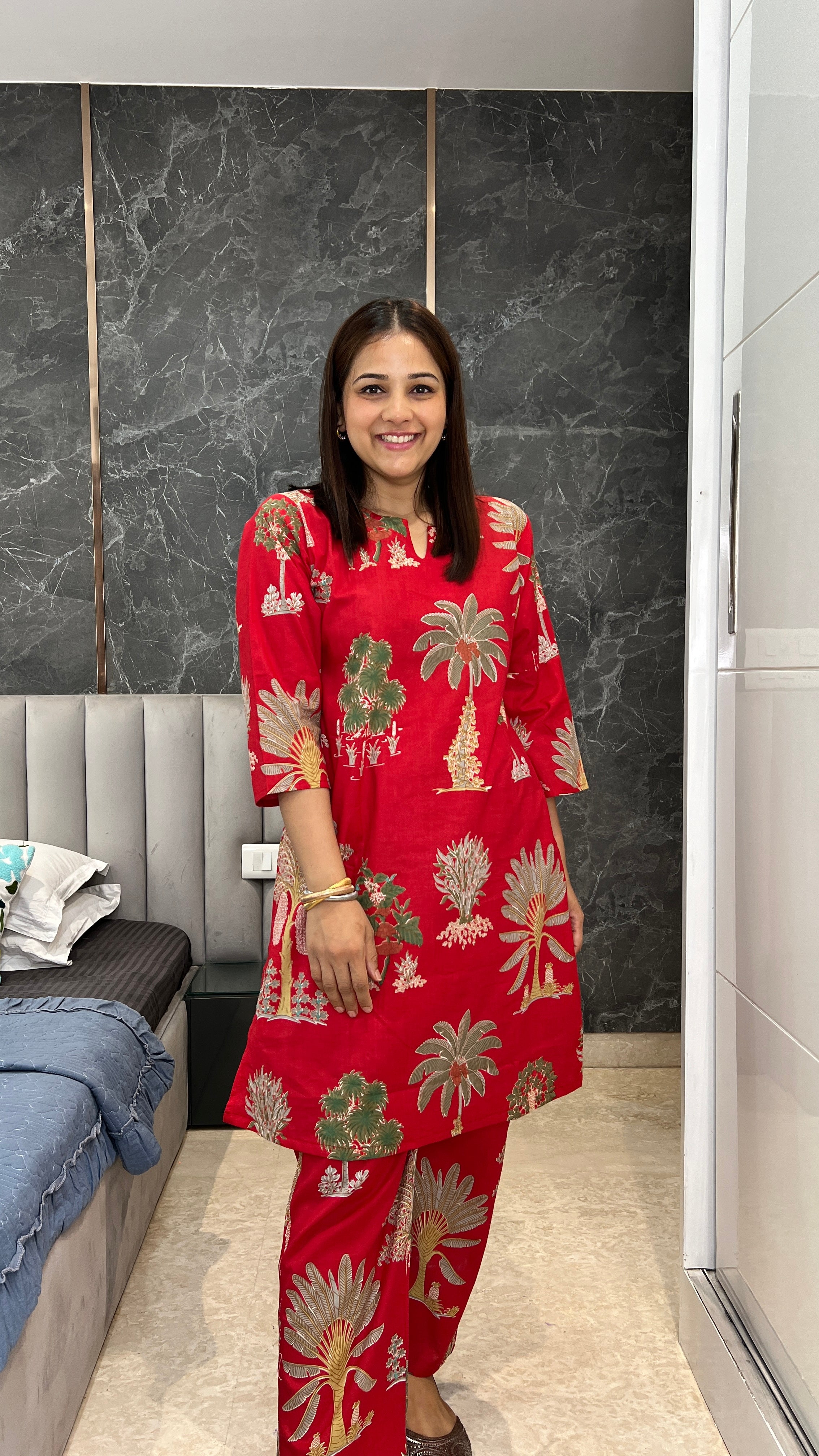 Red tropical twin Set