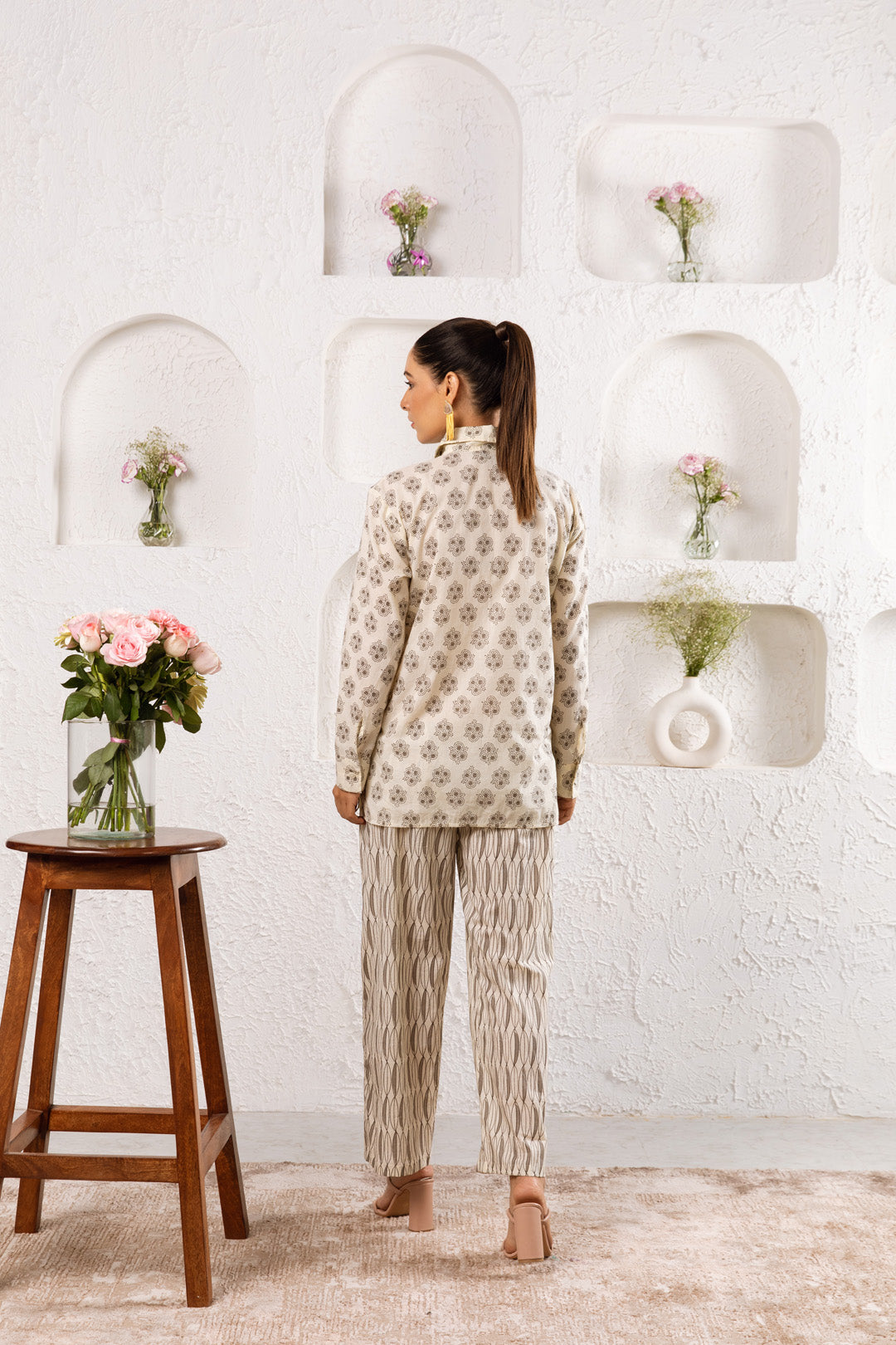 OFF White Coord Set OF 2