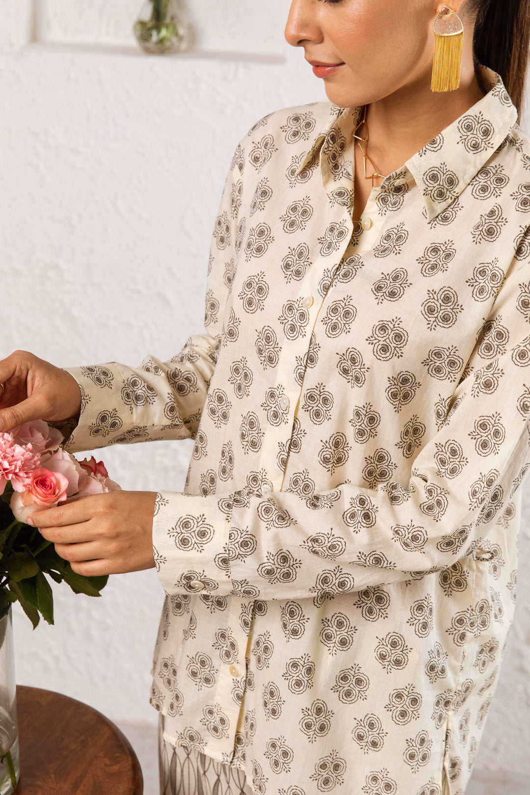 OFF White Coord Set OF 2